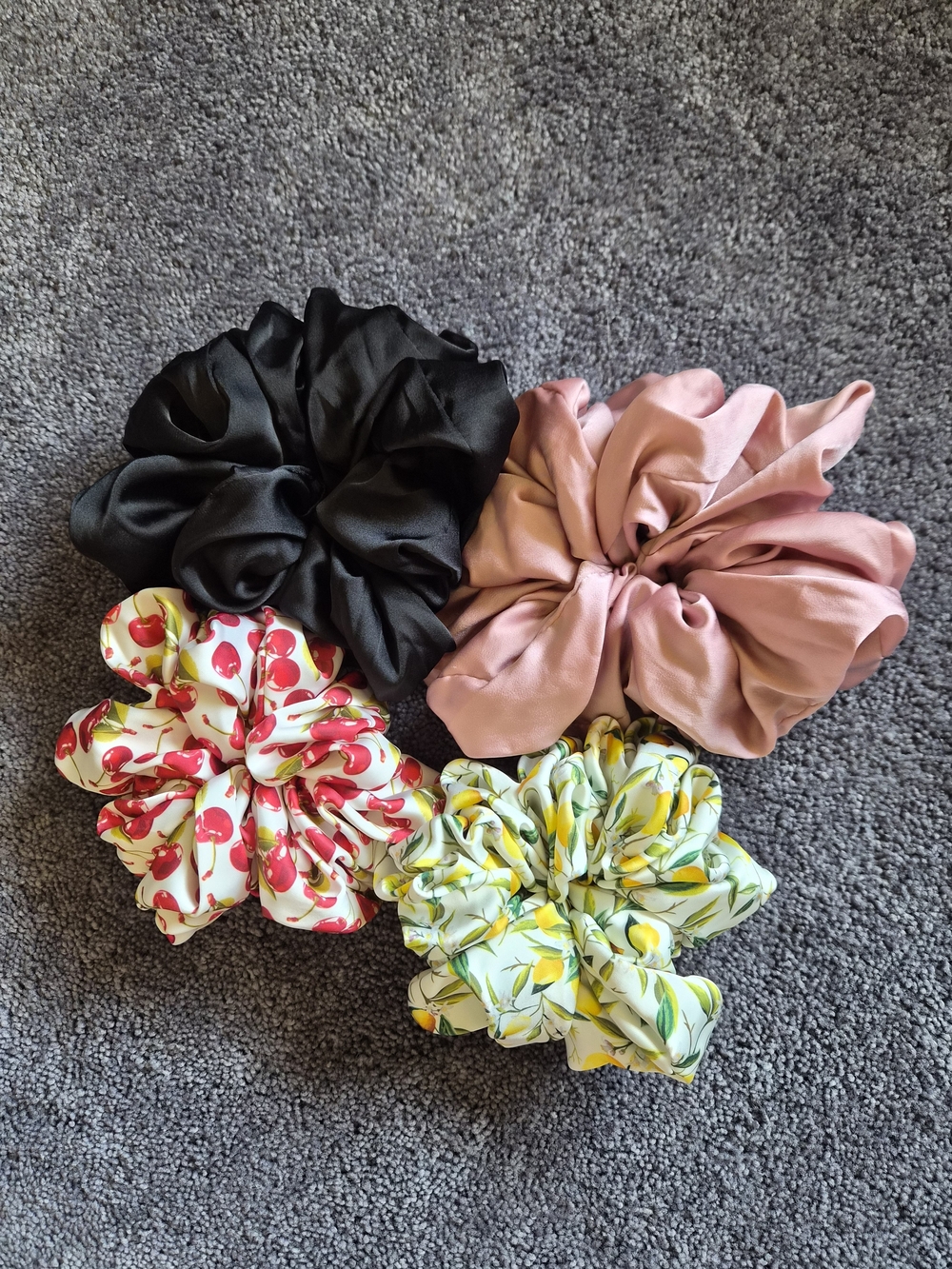 Kitsch/Piper J Set of 4 Oversized Satin Scrunchies - Black, Blush, Cherry, Lemon